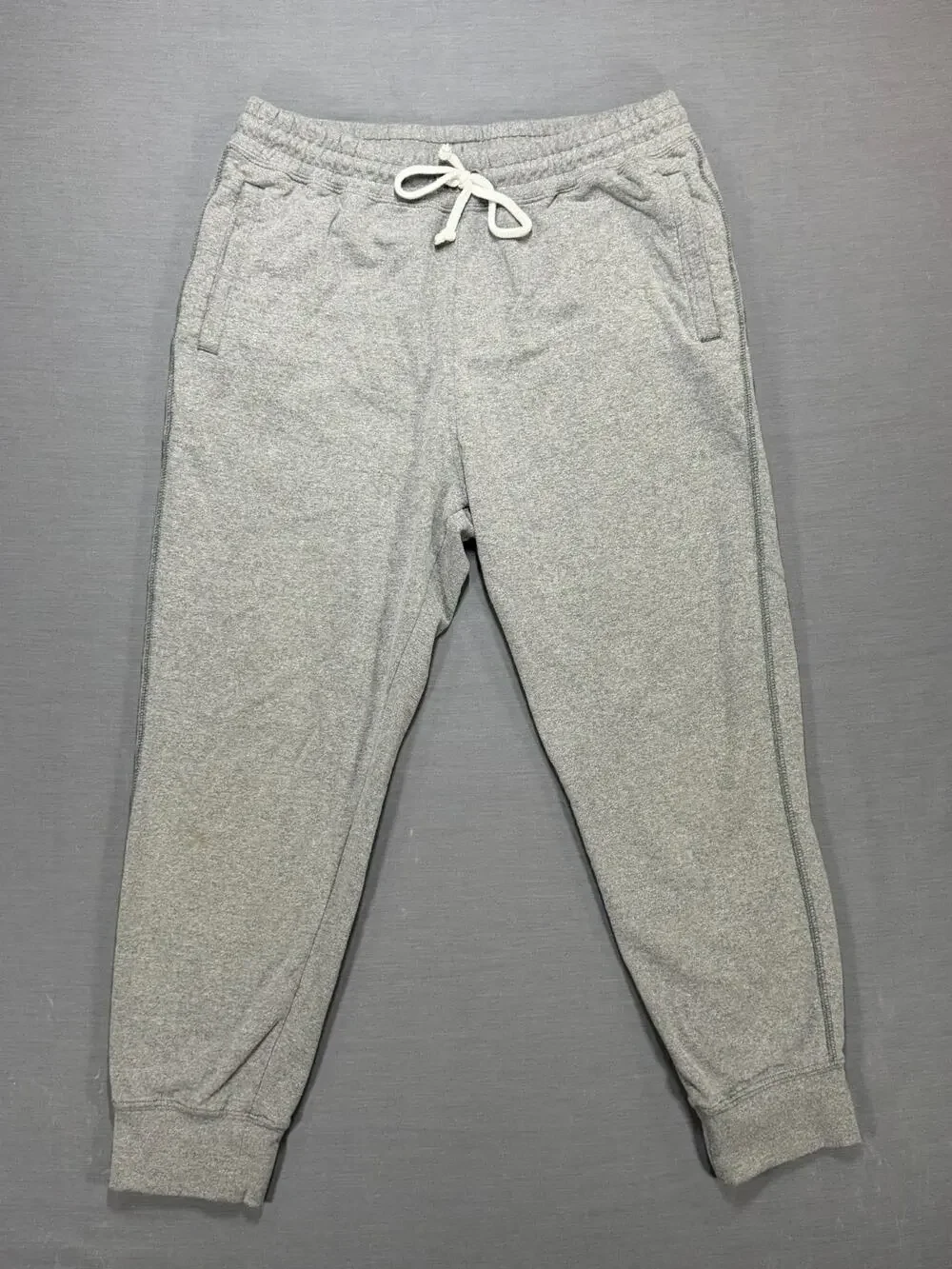 The North Face Men’s Gray Jogger Sweatpants Size S Regular Fit Logo Patch